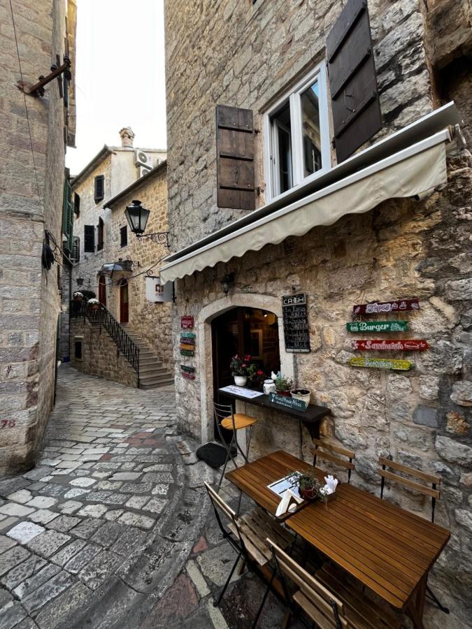 Guesthouse Athos Kotor Exterior photo