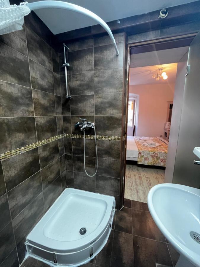 Guesthouse Athos Kotor Exterior photo